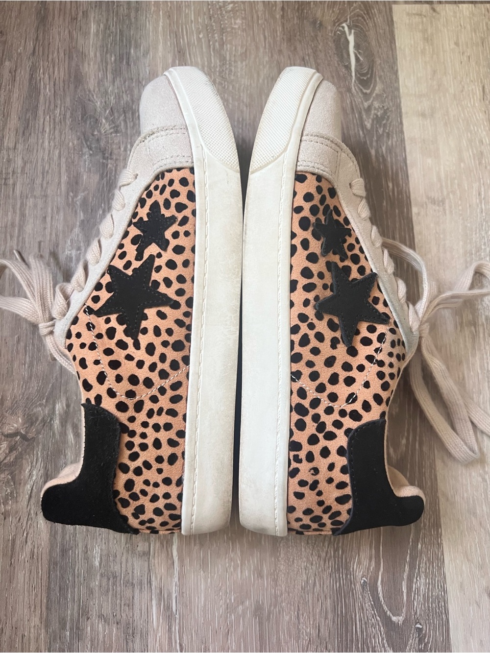 Soda Leopard Print Star Sneakers - Beige/Black